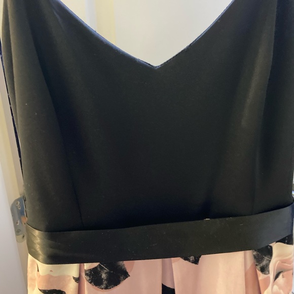 Dress with pockets! - Picture 5 of 6